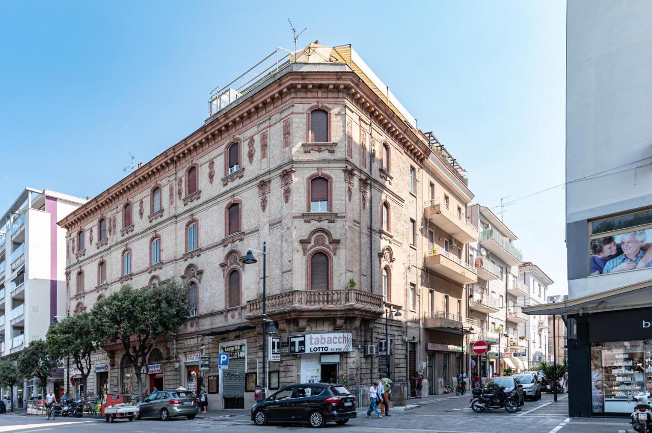 Central Station Terrace Apartment Near The Sea Pescara Esterno foto