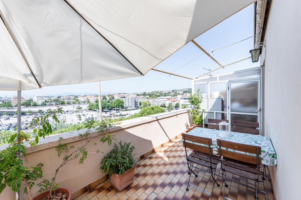 Central Station Terrace Apartment Near The Sea Pescara Esterno foto